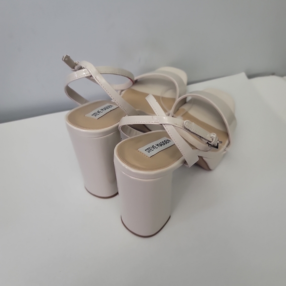 Steve Madden Lessa Bone Patent - Picture 9 of 11